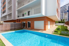 HappyStay 5 min Beach with Balcony, Pool, Wifi, AC, SmartTV
